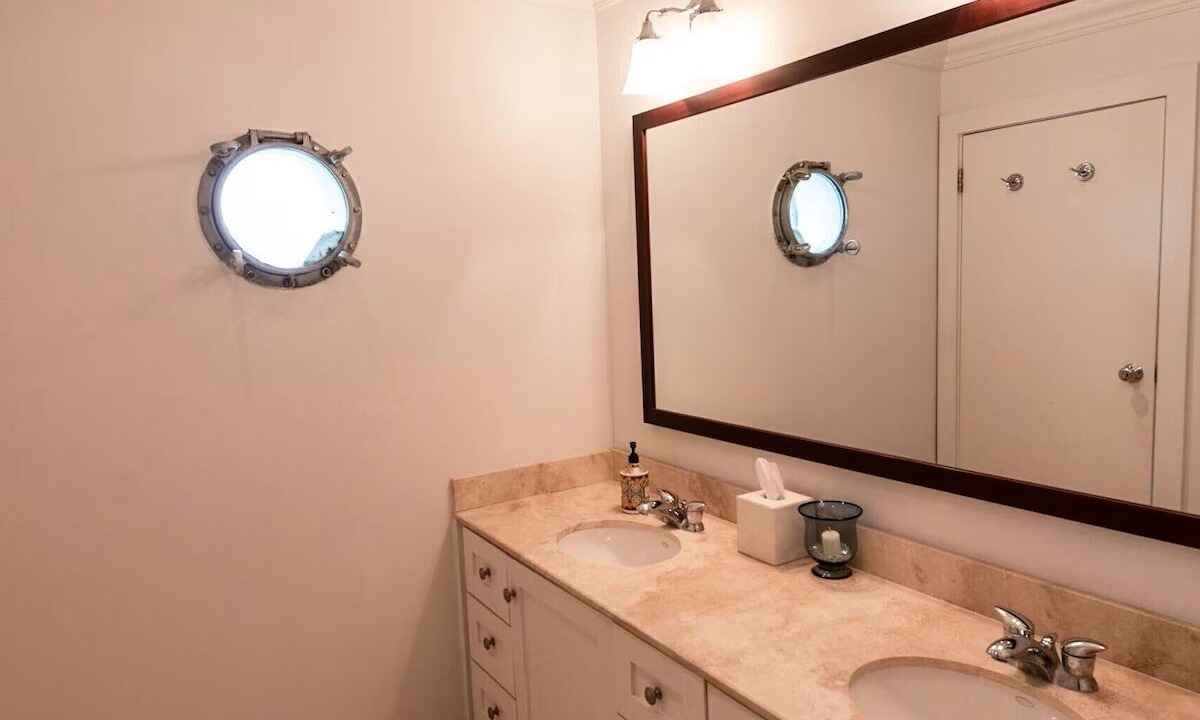 Photo of Bathroom in Spanish Wells
