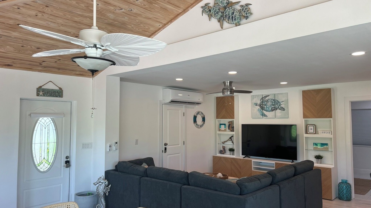 Photo of Livingroom in Treasure Cay