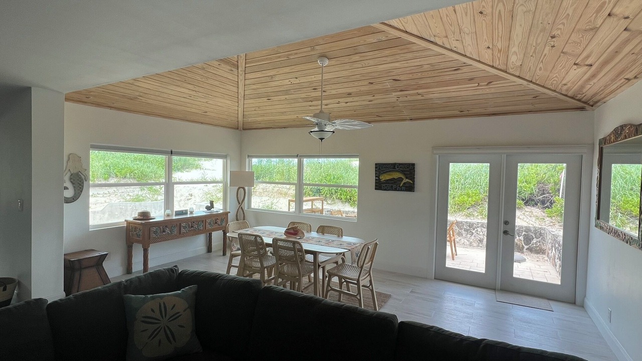 Photo of Livingroom in Treasure Cay