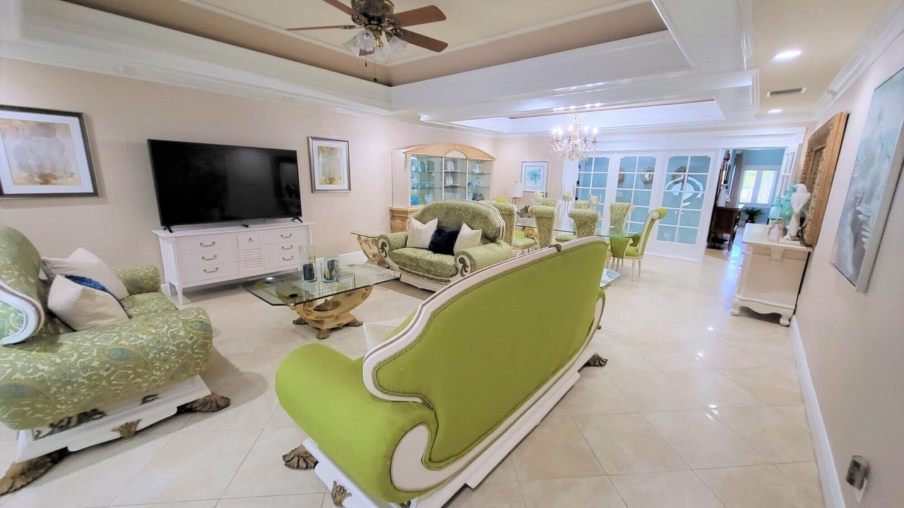 Photo of Livingroom in Nassau