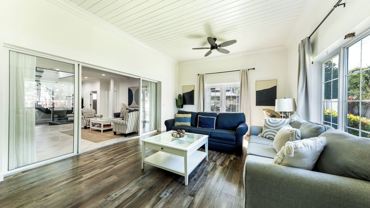 Photo of Livingroom in Nassau