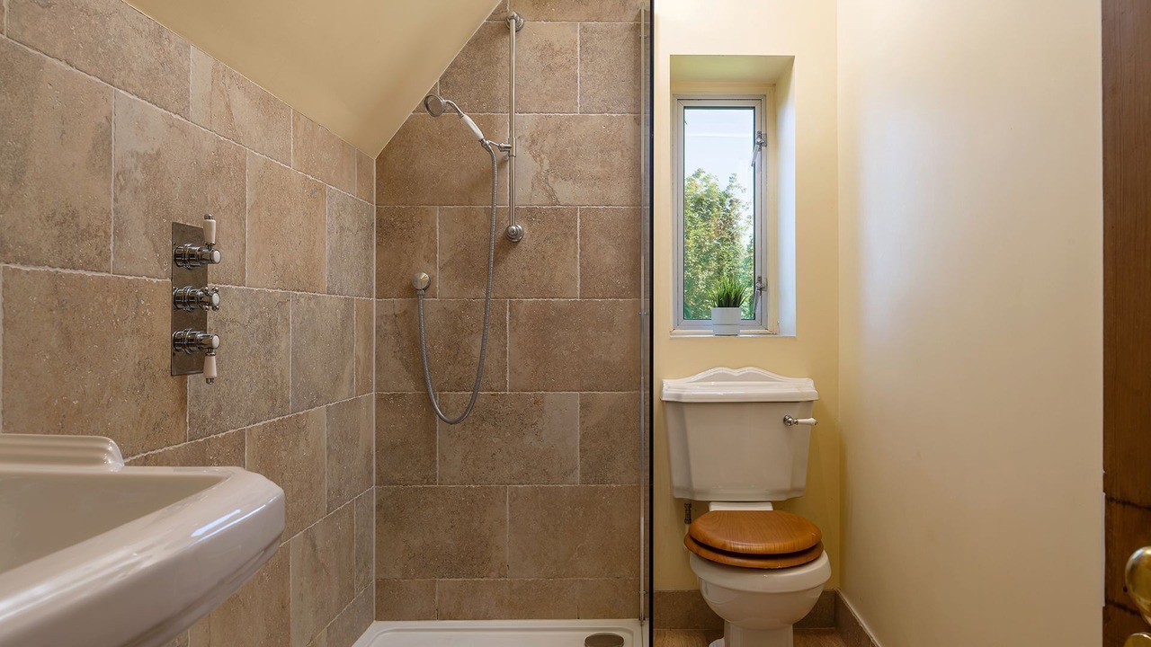 Photo of Bathroom in Dowdeswell