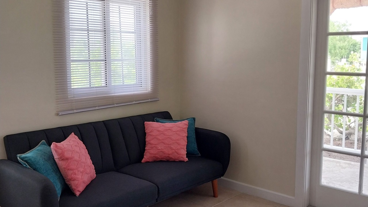 Photo of Livingroom in Staniel Cay