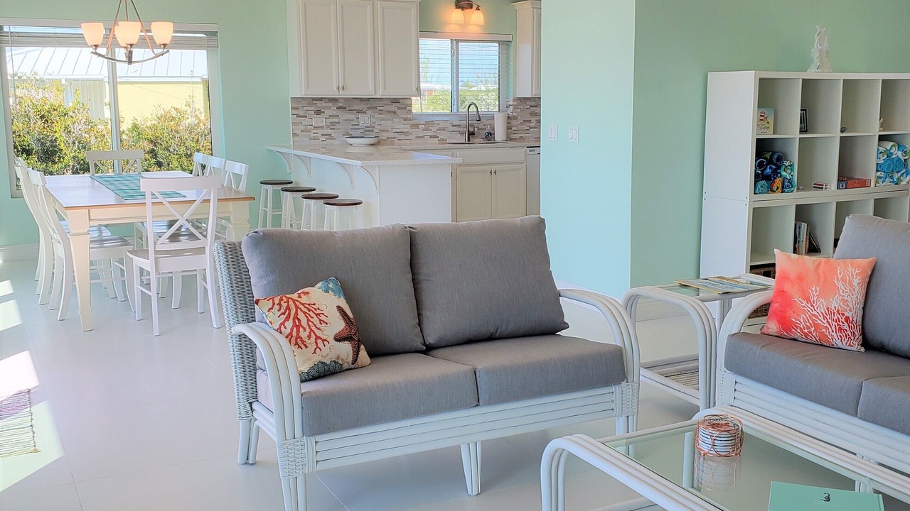 Photo of Bedroom in Staniel Cay
