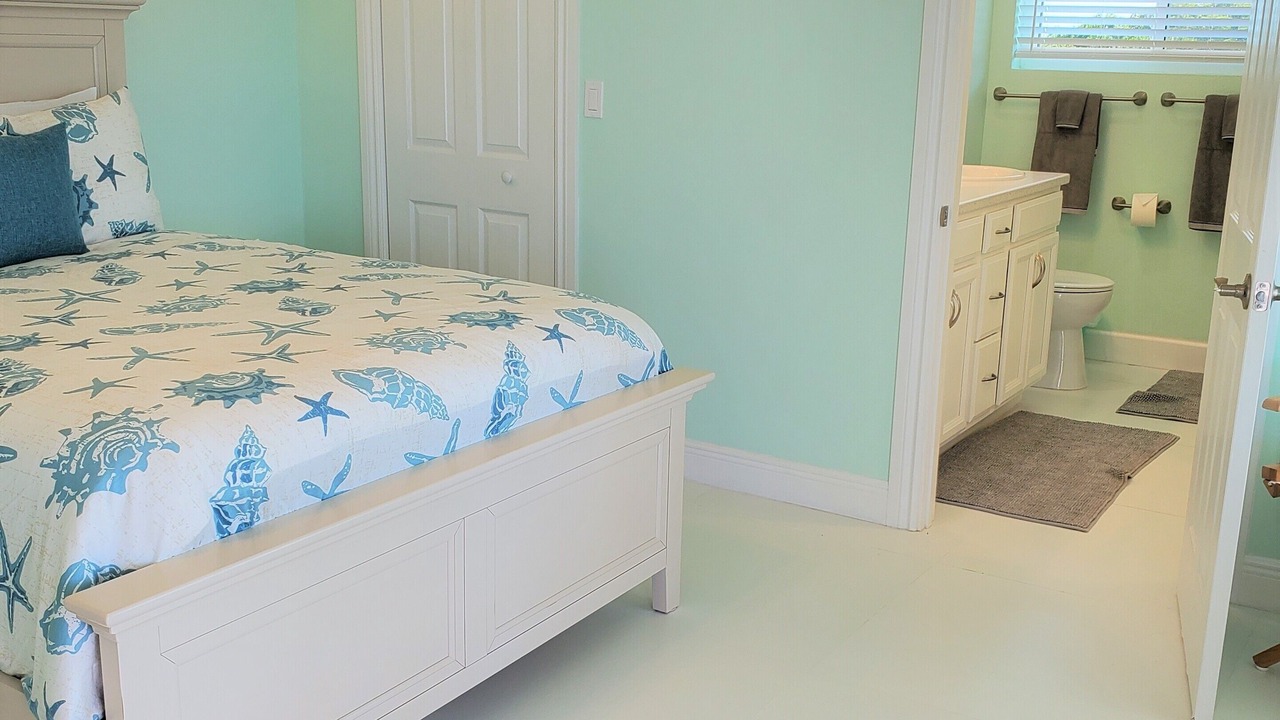 Photo of Bathroom in Staniel Cay