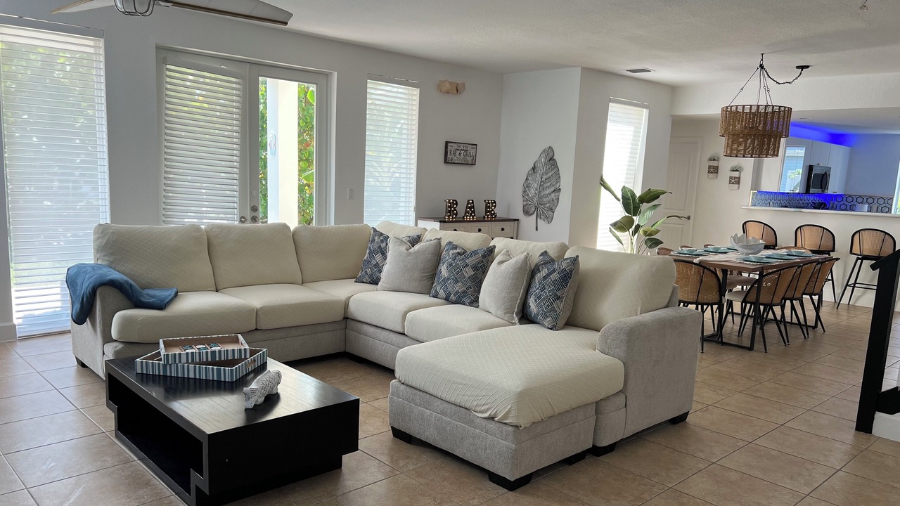 Photo of Livingroom in Bailey Town