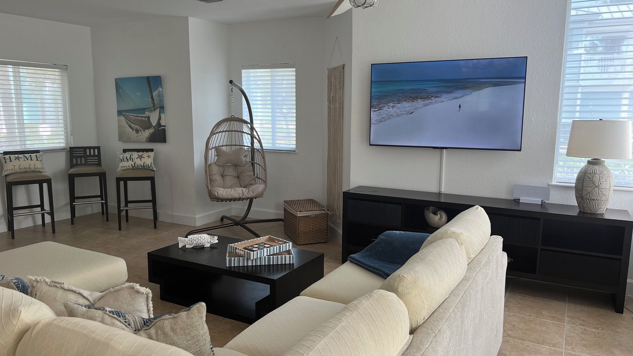 Photo of Livingroom in Bailey Town