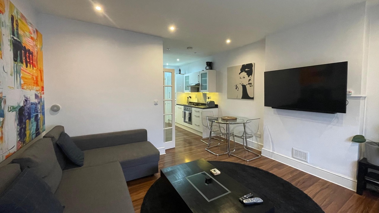 Photo of Livingroom in Harrow Road