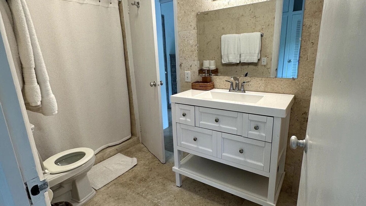 Photo of Bathroom in Dunmore Town