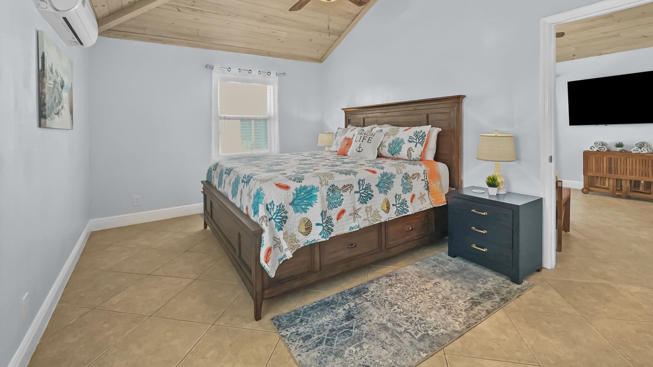 Photo of Bedroom in Treasure Cay