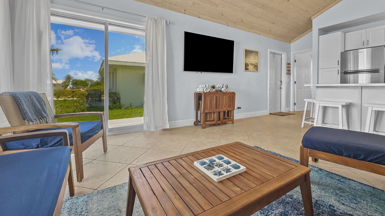 Photo of Livingroom in Treasure Cay