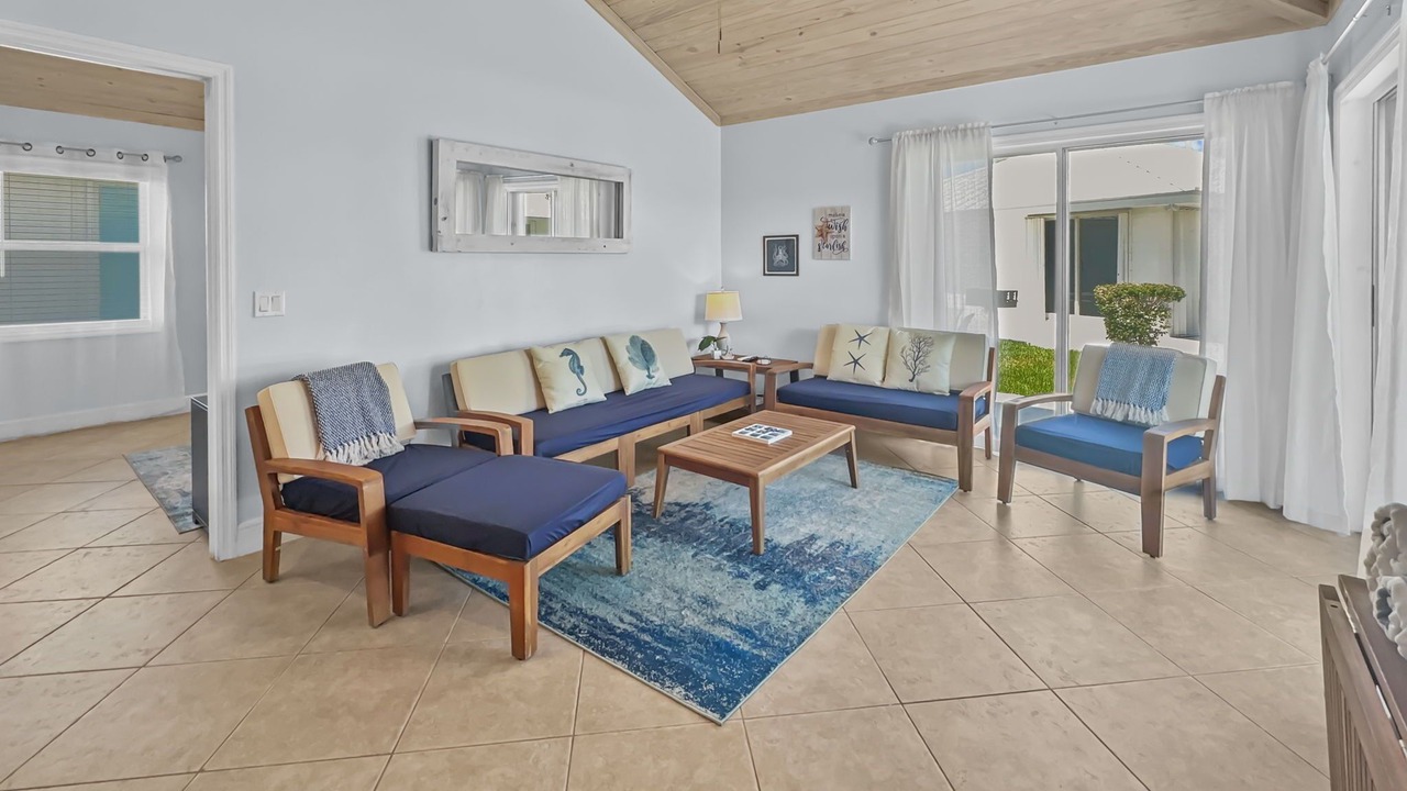 Photo of Livingroom in Treasure Cay