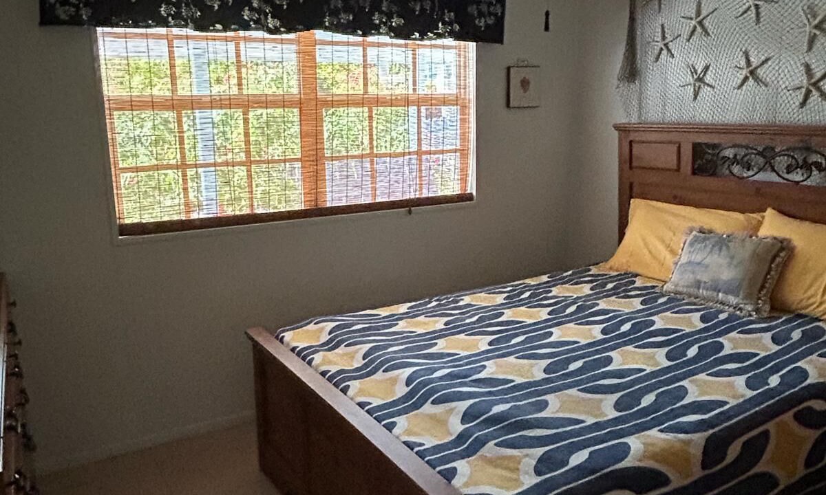 Photo of Bedroom in Man O War Cay