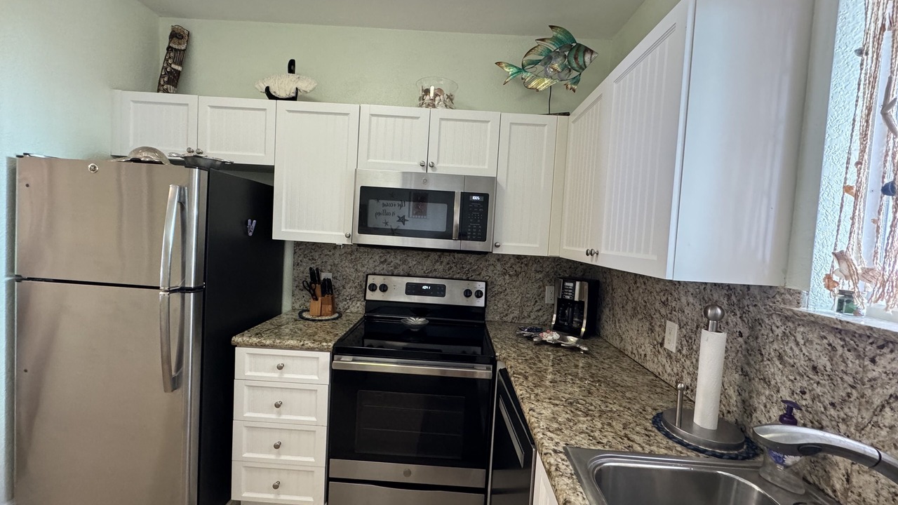 Photo of Kitchen in North Bimini