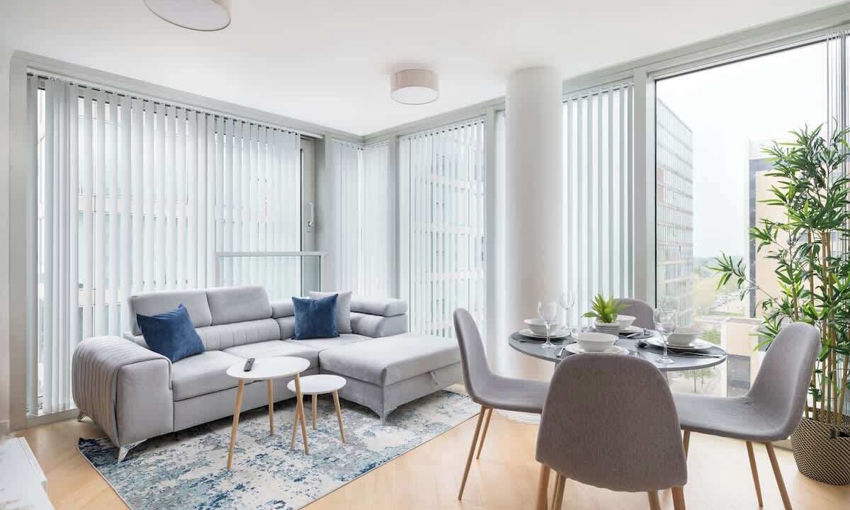 Photo of Livingroom in Central Milton Keynes