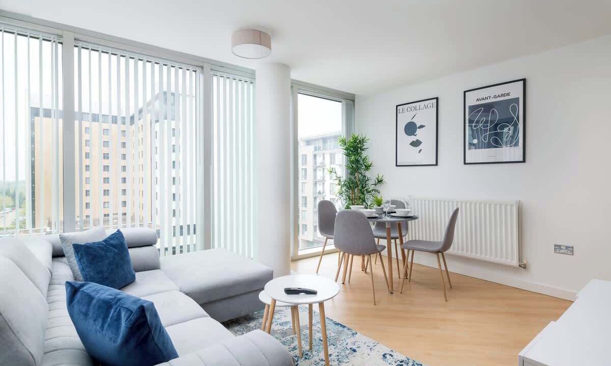 Photo of Livingroom in Central Milton Keynes