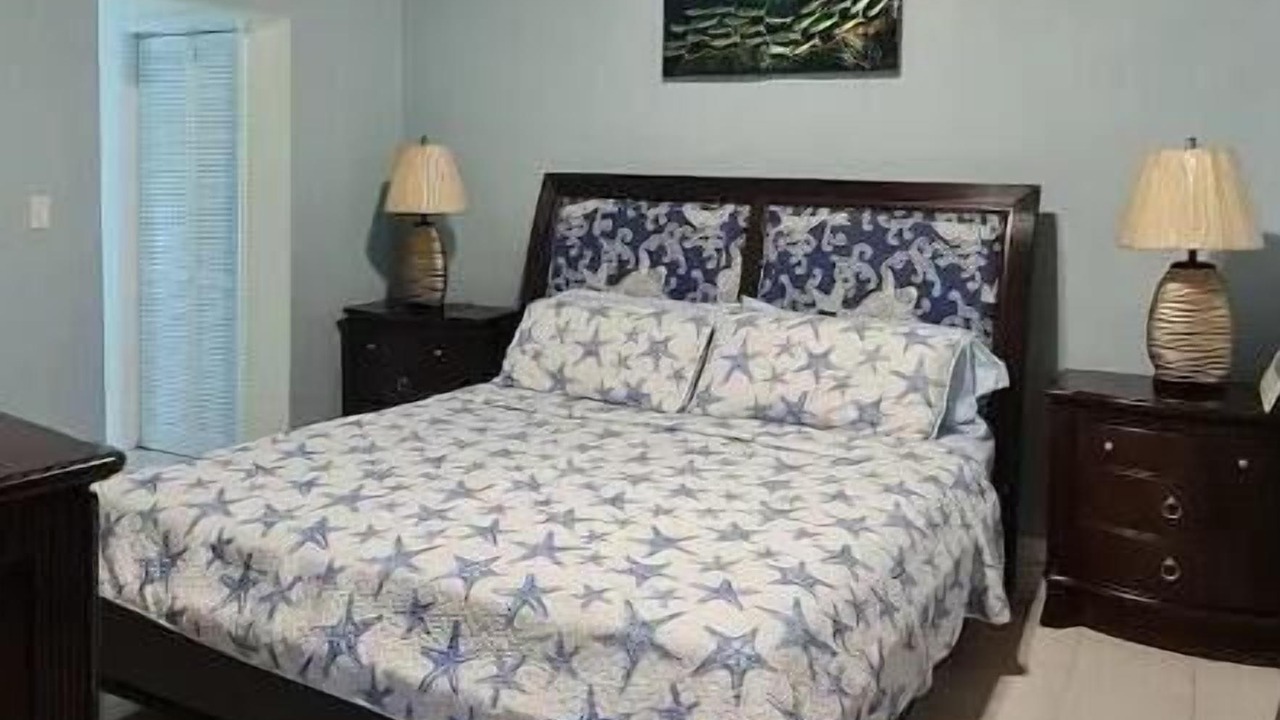 Photo of Bedroom in Paradise Island