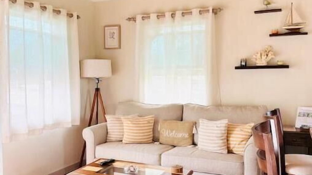 Photo of Livingroom in Savannah Sound