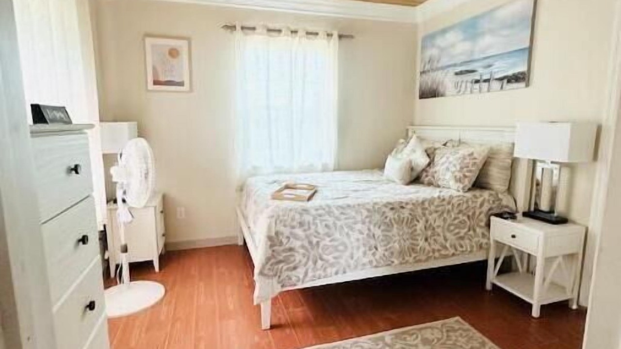 Photo of Bedroom in Savannah Sound