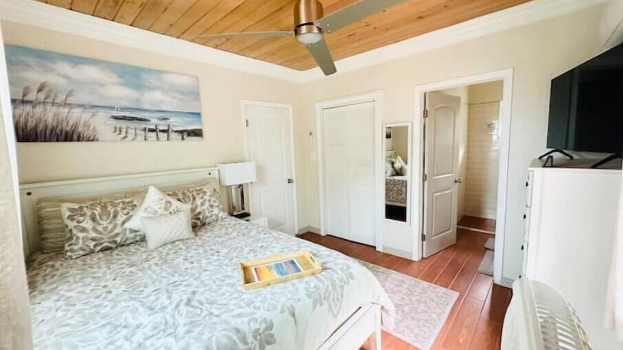 Photo of Bedroom in Savannah Sound