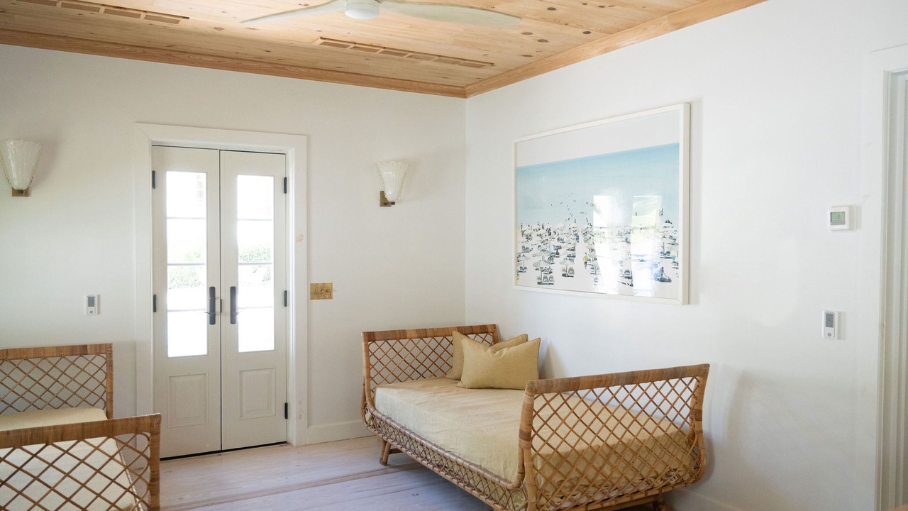 Photo of Bedroom in Dunmore Town