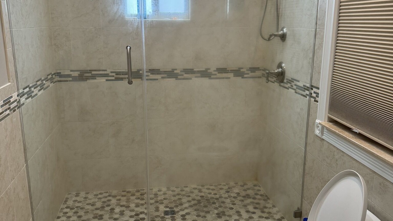 Photo of Bathroom in Lubbers Quarters Cay