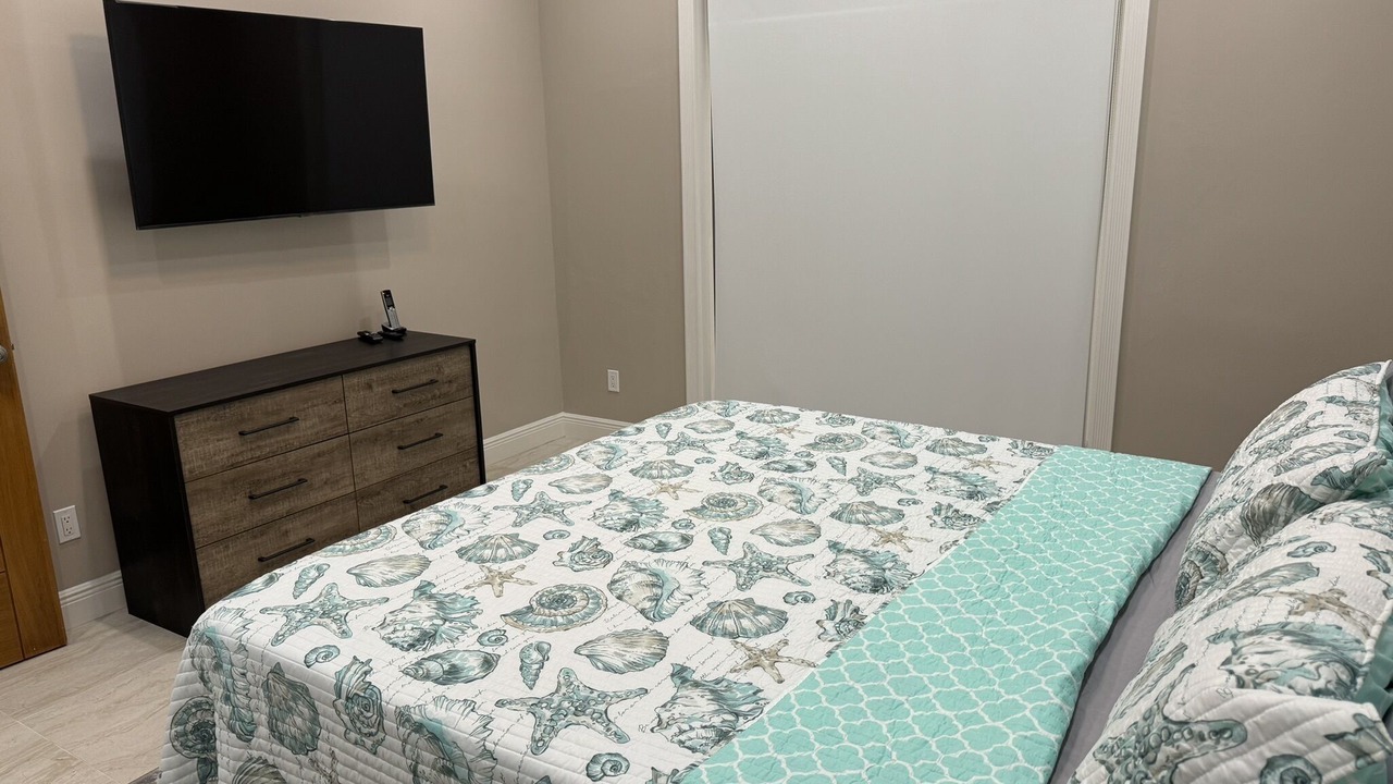 Photo of Bedroom in Lubbers Quarters Cay