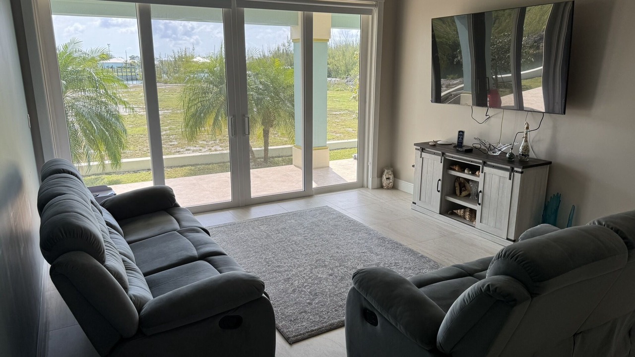 Photo of Livingroom in Lubbers Quarters Cay