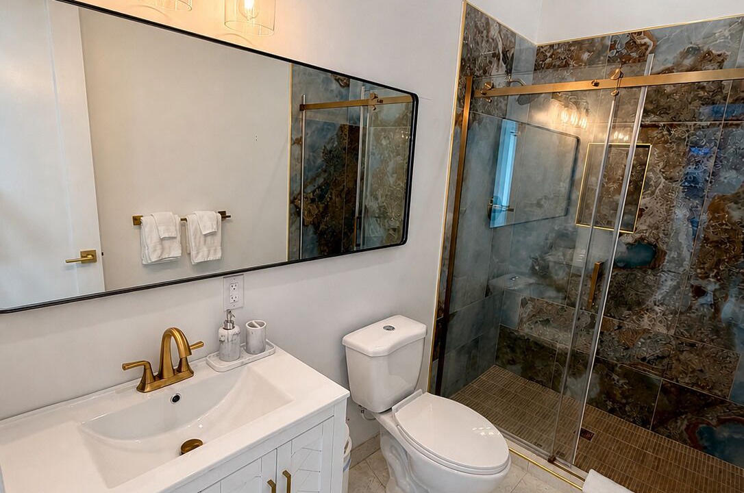 Photo of Bathroom in Rokers Point