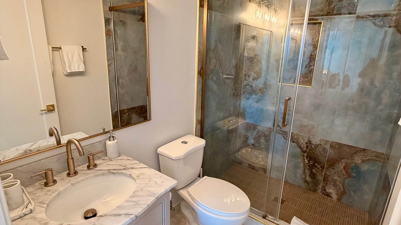 Photo of Bathroom in Rokers Point