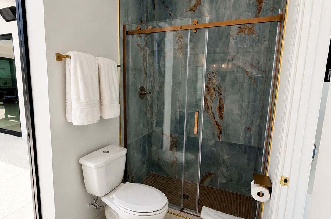 Photo of Bathroom in Rokers Point