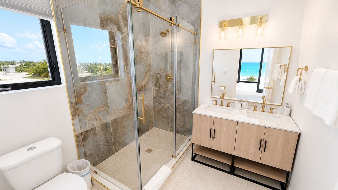 Photo of Bathroom in Rokers Point