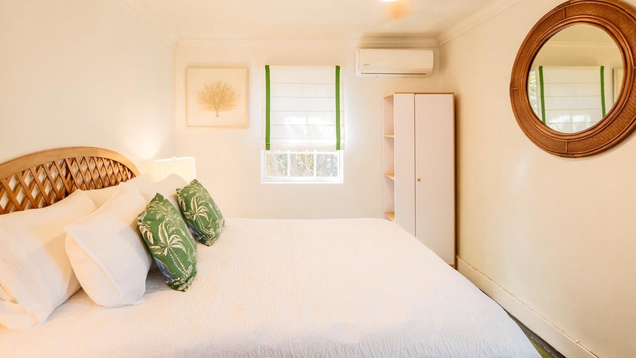 Photo of Bedroom in Dunmore Town