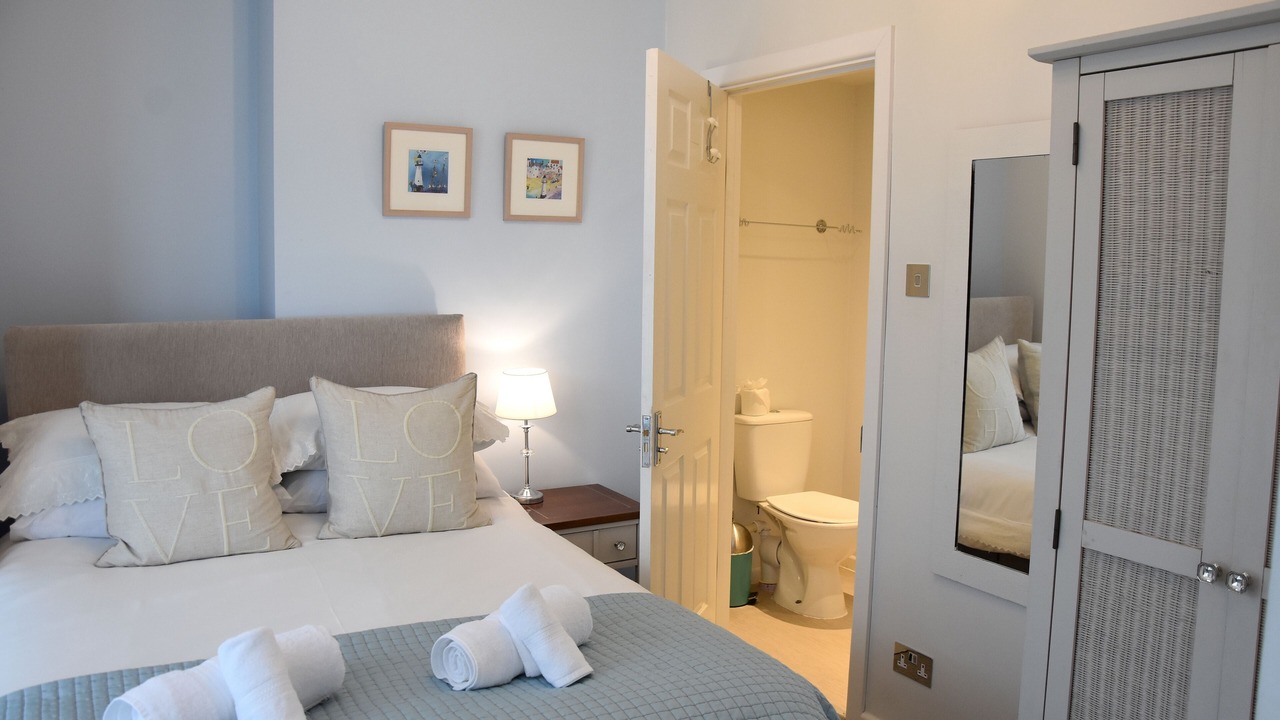 Photo of Bedroom in Newquay City Centre