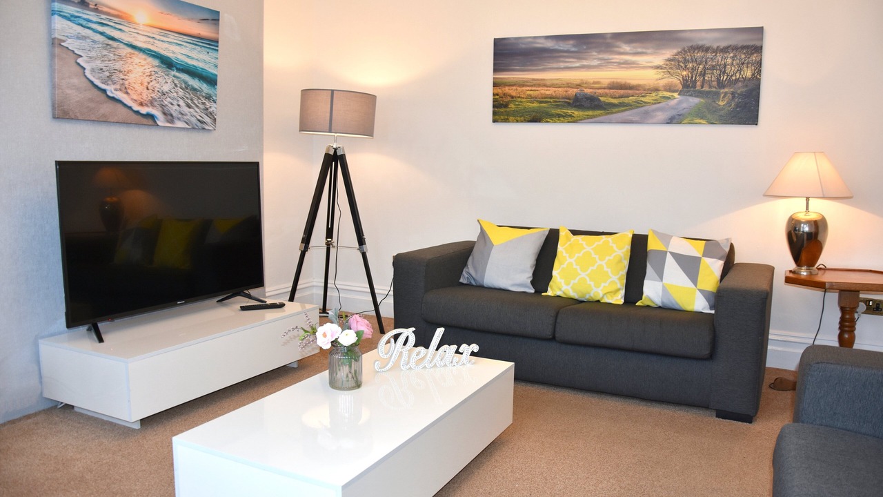 Photo of Livingroom in Newquay City Centre