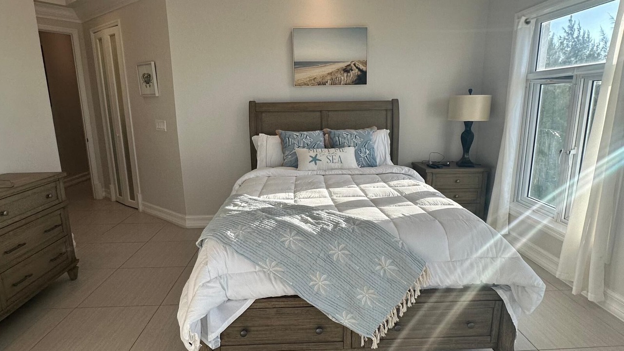 Photo of Bedroom in Coral Harbour