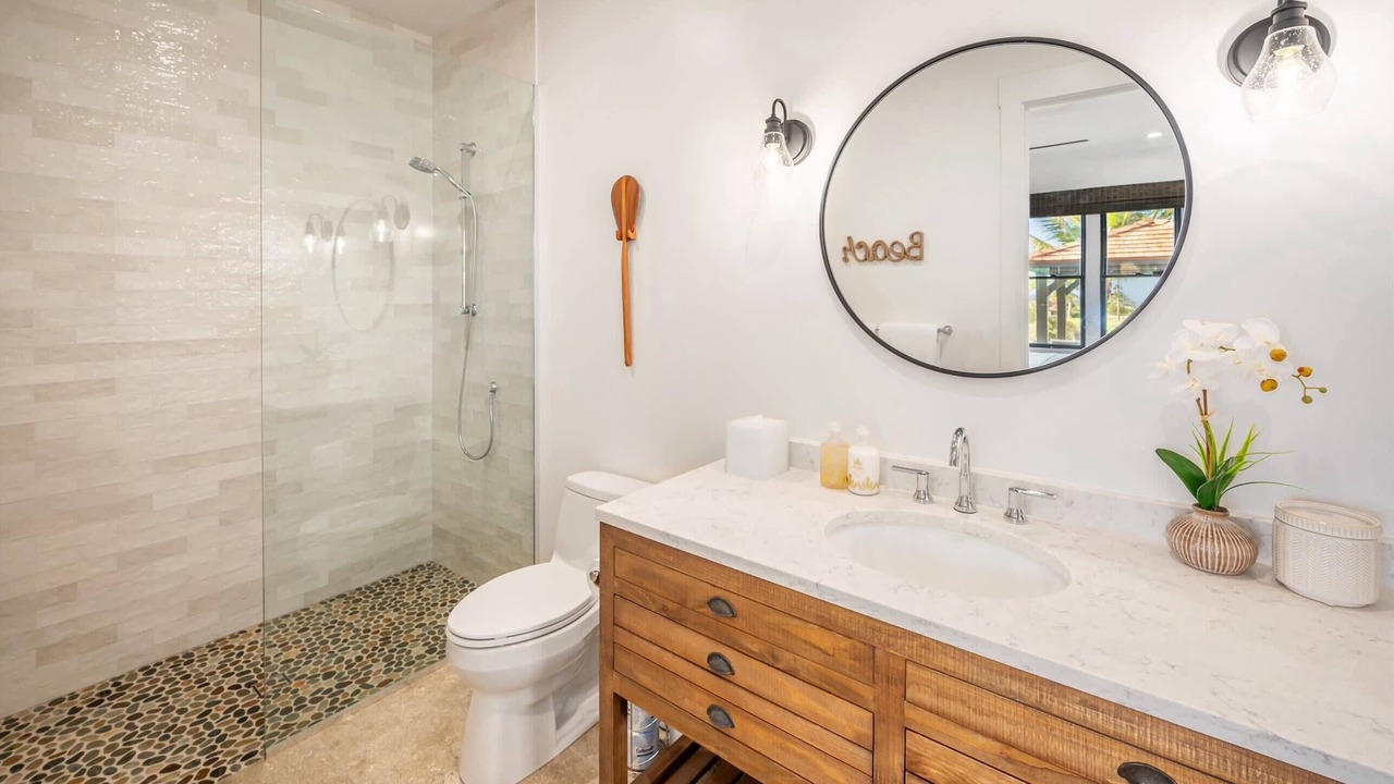 Photo of Bathroom in Poipu