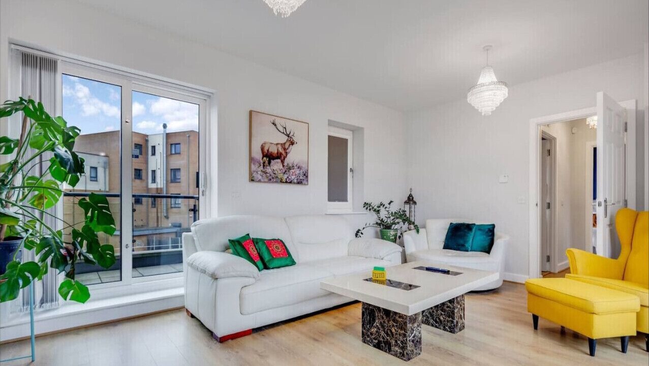 Photo of Livingroom in Bletchley