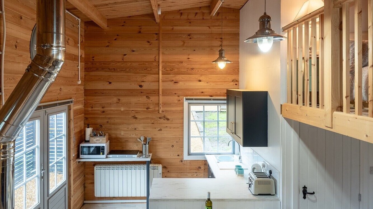 Photo of Kitchen in Barns Green
