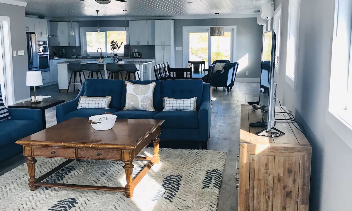Photo of Livingroom in Savannah Sound
