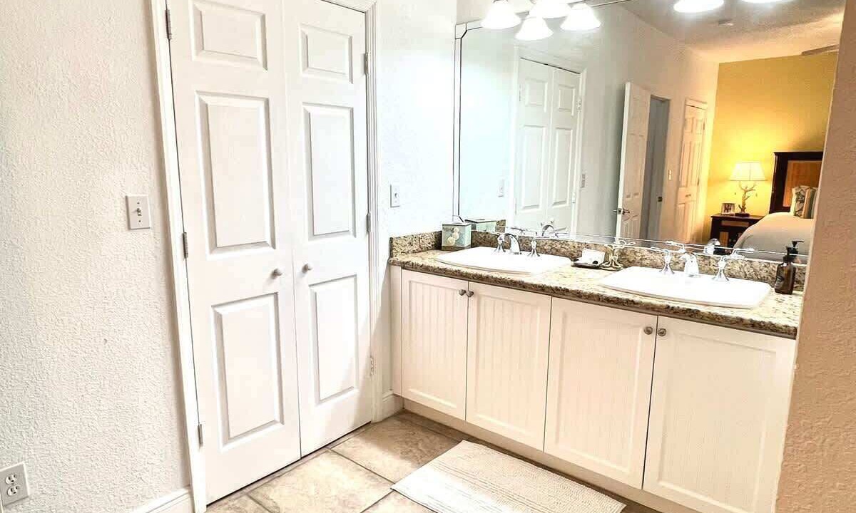 Photo of Bathroom in Bailey Town