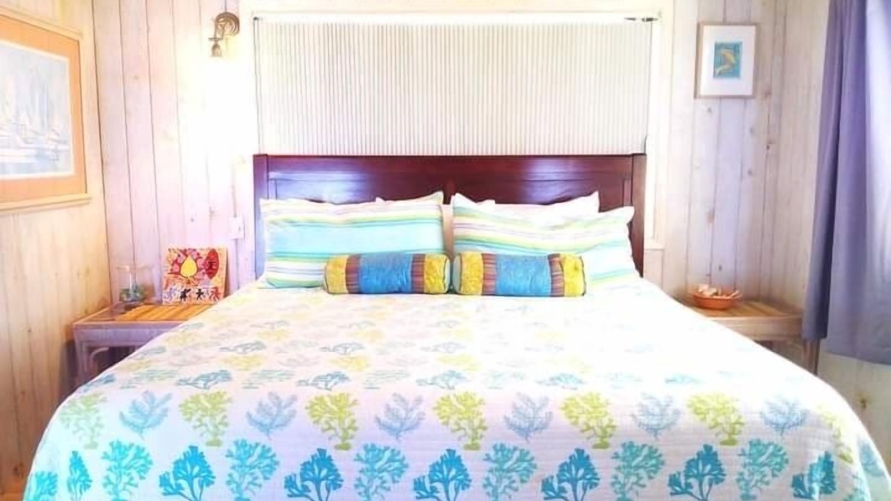 Photo of Bedroom in Staniel Cay