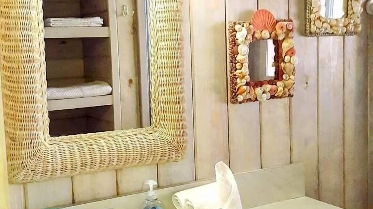 Photo of Bathroom in Staniel Cay