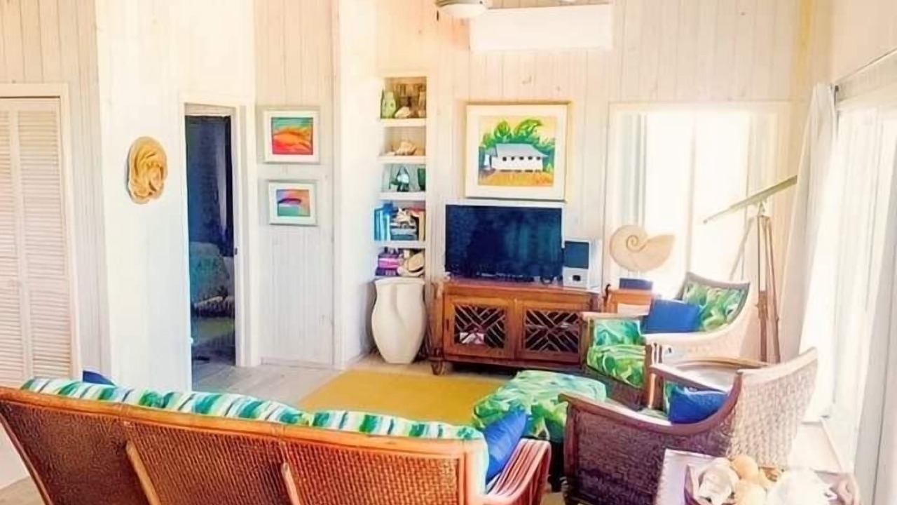 Photo of Livingroom in Staniel Cay
