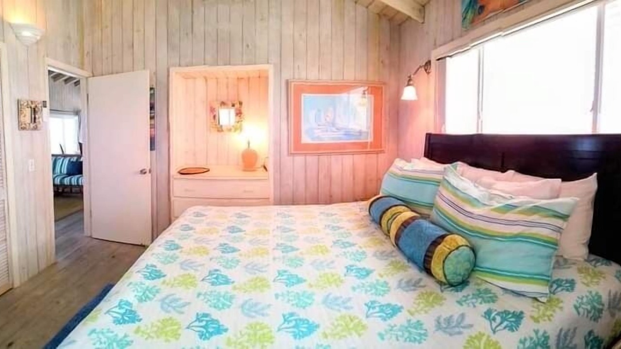 Photo of Bedroom in Staniel Cay