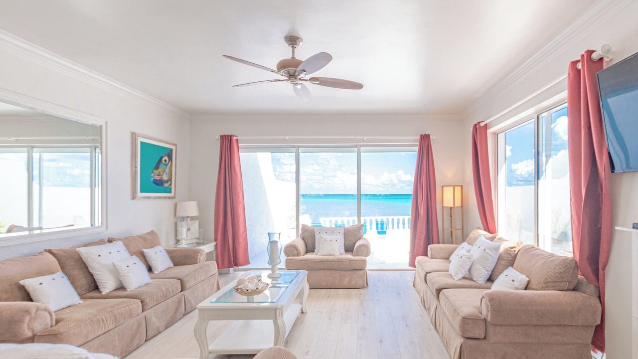 Photo of Livingroom in Nassau