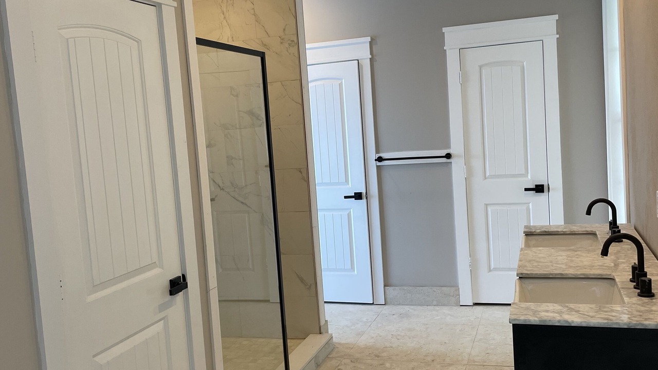 Photo of Bathroom in Rokers Point