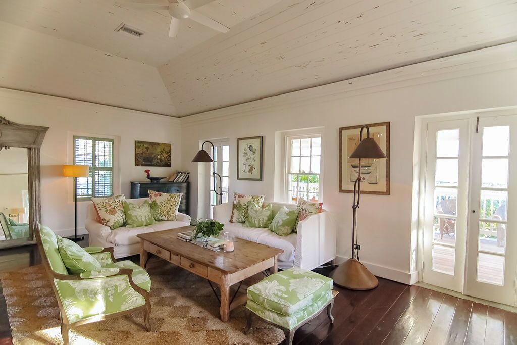 Photo of Livingroom in Dunmore Town