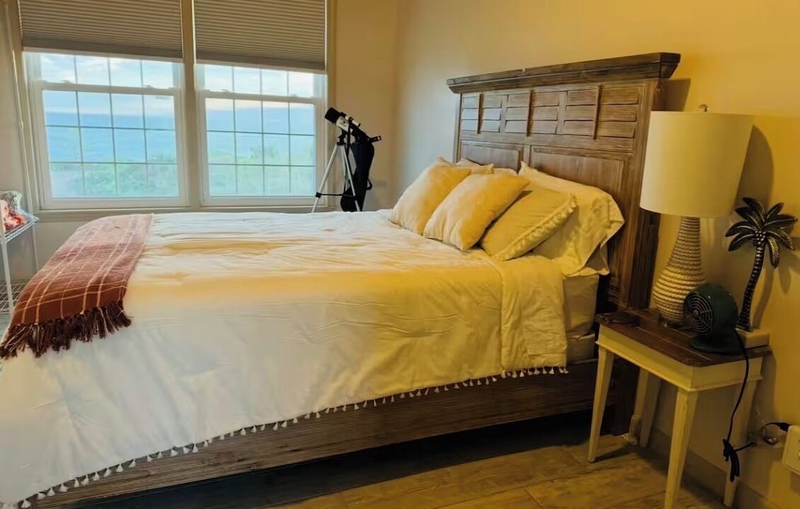 Photo of Bedroom in Green Turtle Cay