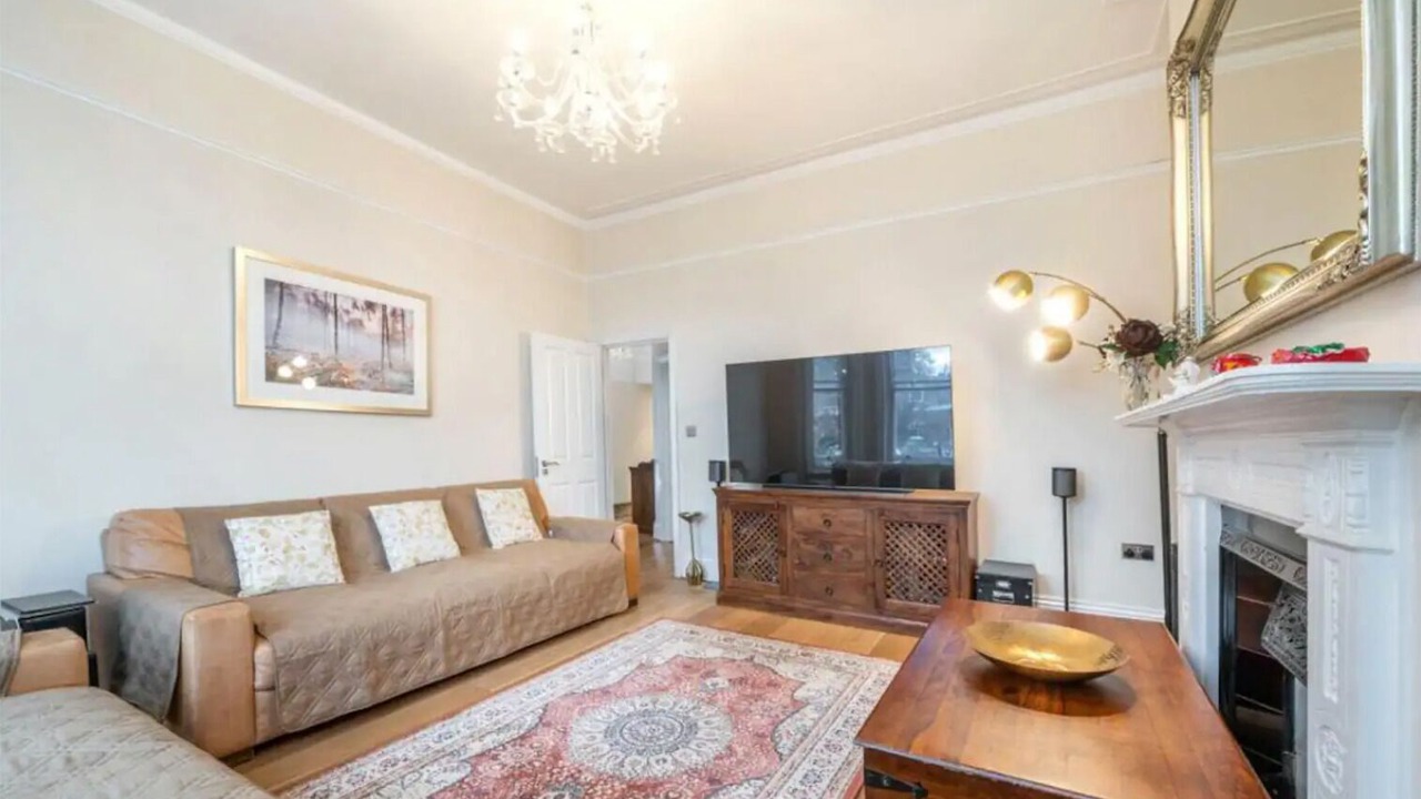 Photo of Livingroom in Frognal and Fitzjohns